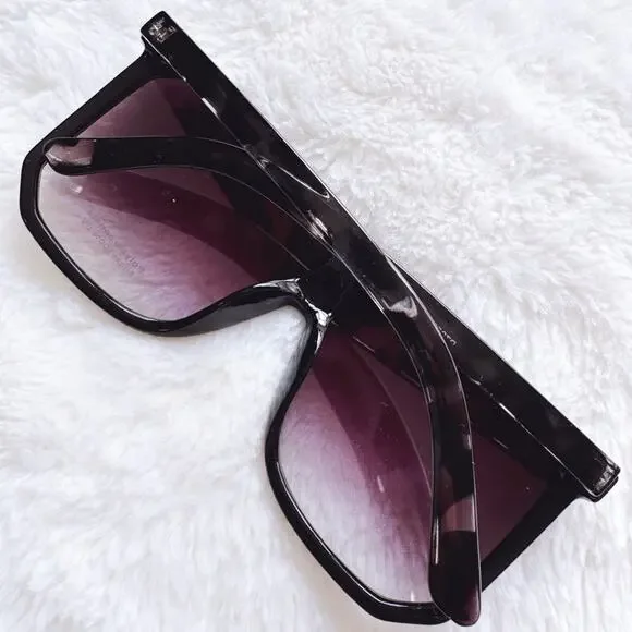 Kira Black Oversized Sunglasses - Picture 11 of 11